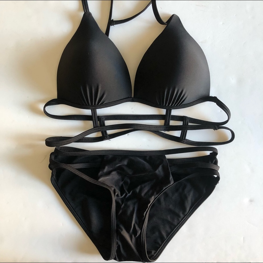 Black Triangle Bikini Set. Size Small - image 2